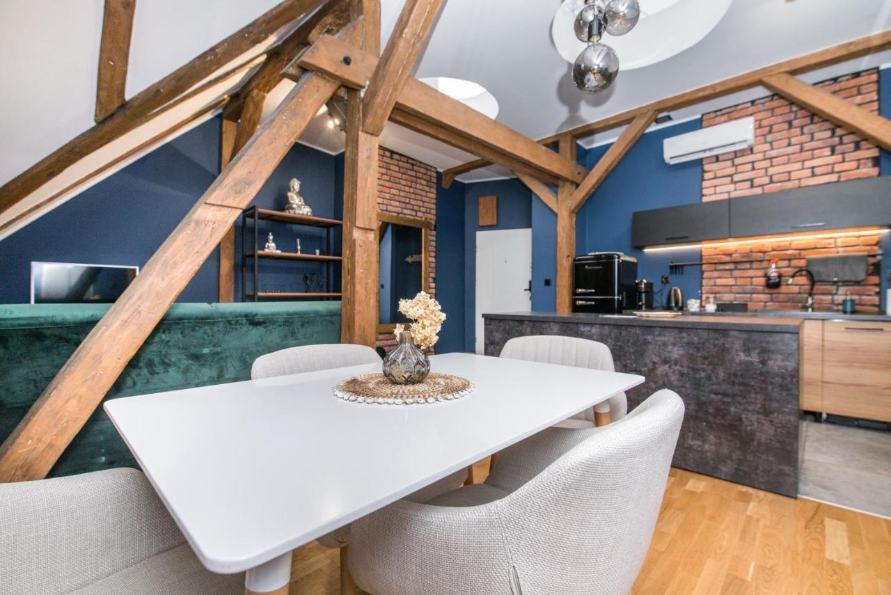 Uroczy Apartament Gliwice Eksteriør billede